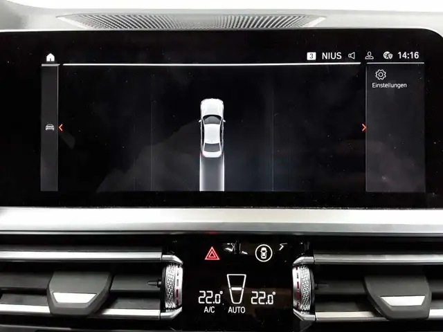 BMW 3 Series view 16