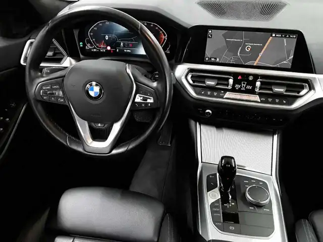 BMW 3 Series view 10