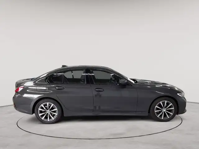 BMW 3 Series view 3