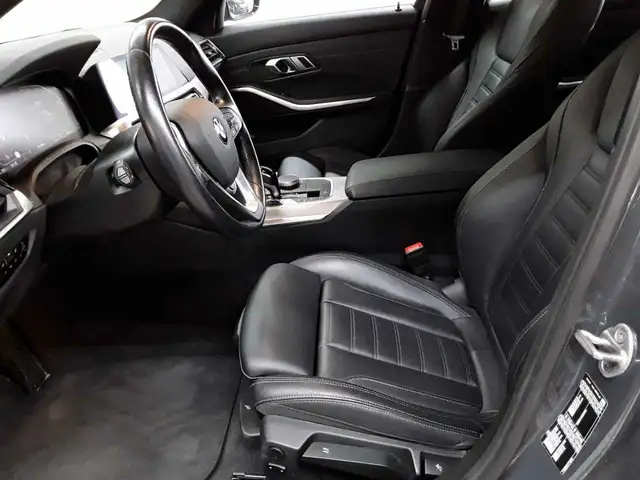 BMW 3 Series view 7