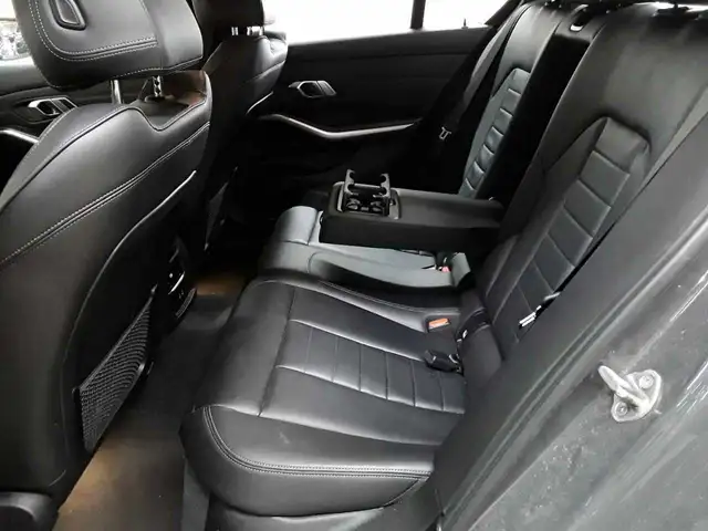 BMW 3 Series view 13