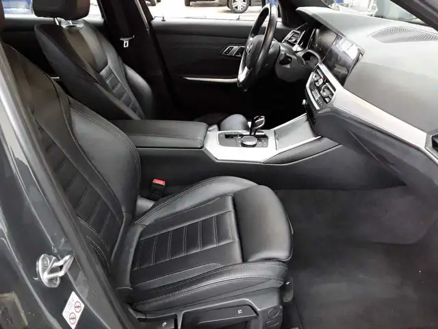 BMW 3 Series view 8