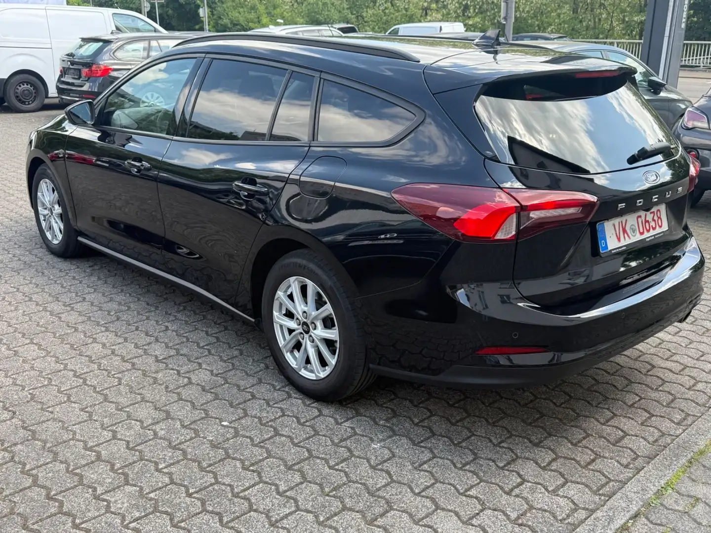 Ford Focus Turnier Cool & Connect Automatik LED ACC Noir - 2