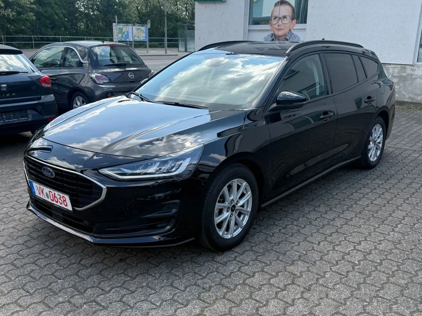 Ford Focus Turnier Cool & Connect Automatik LED ACC Noir - 1