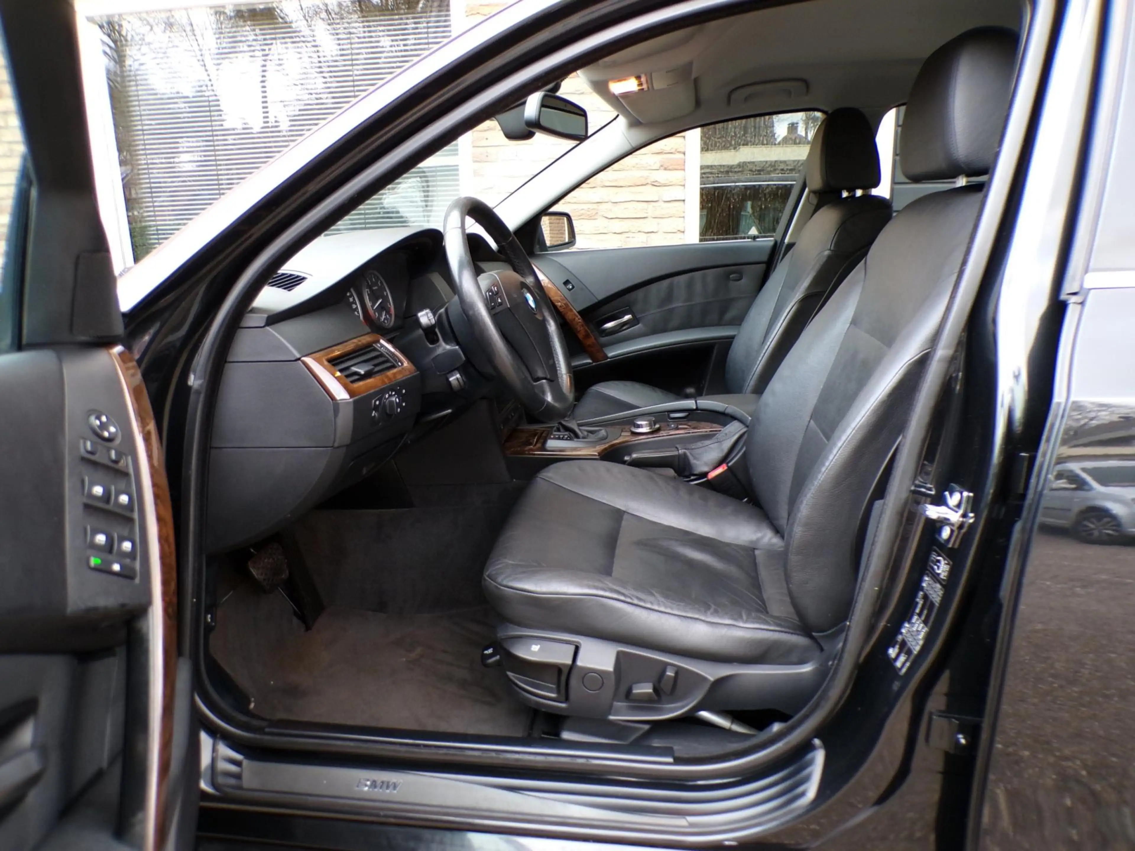 BMW 525 5-serie Touring 525i Automaat / Leder / Navi / Hea — photo 4