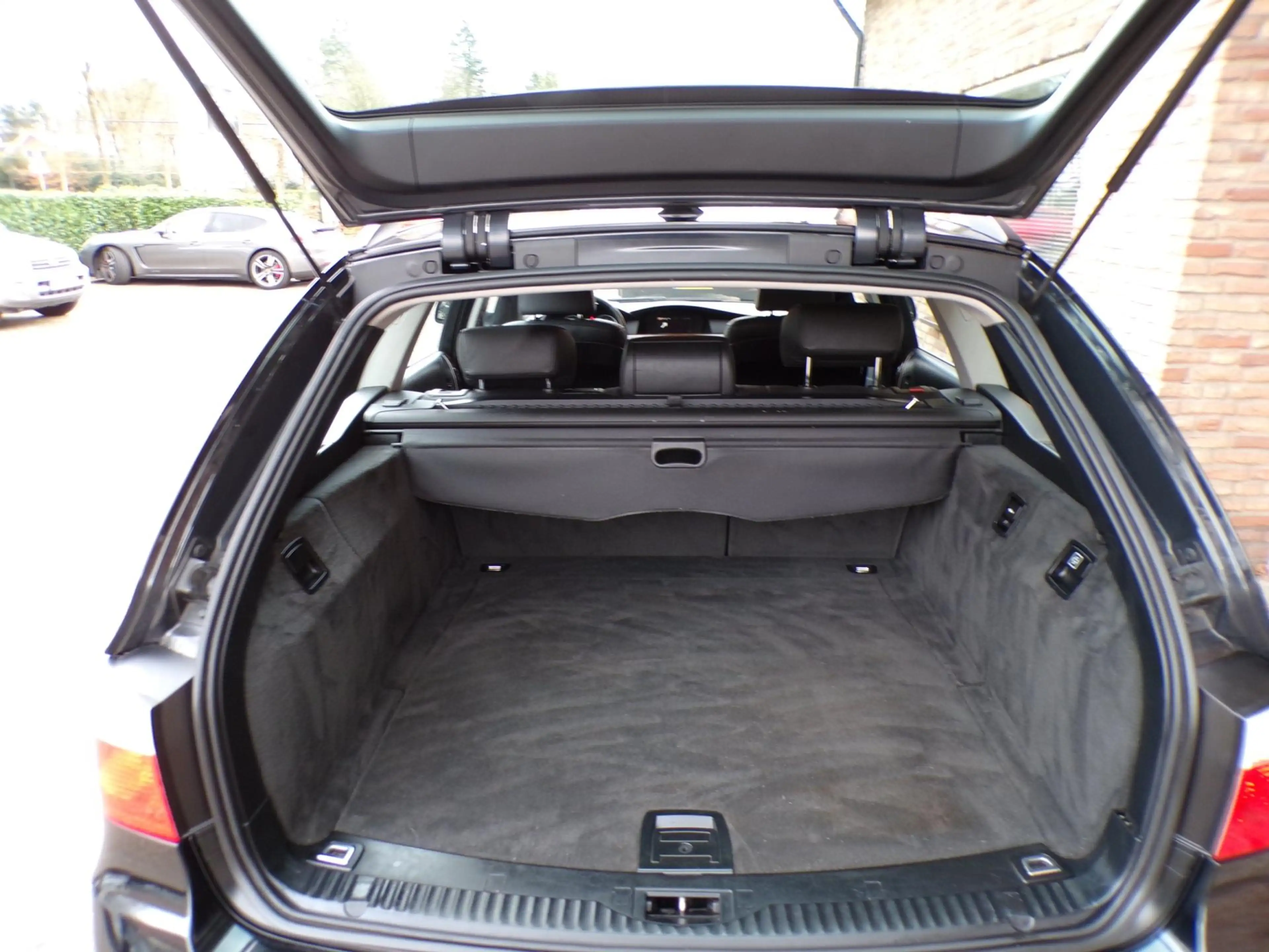 BMW 525 5-serie Touring 525i Automaat / Leder / Navi / Hea — photo 15