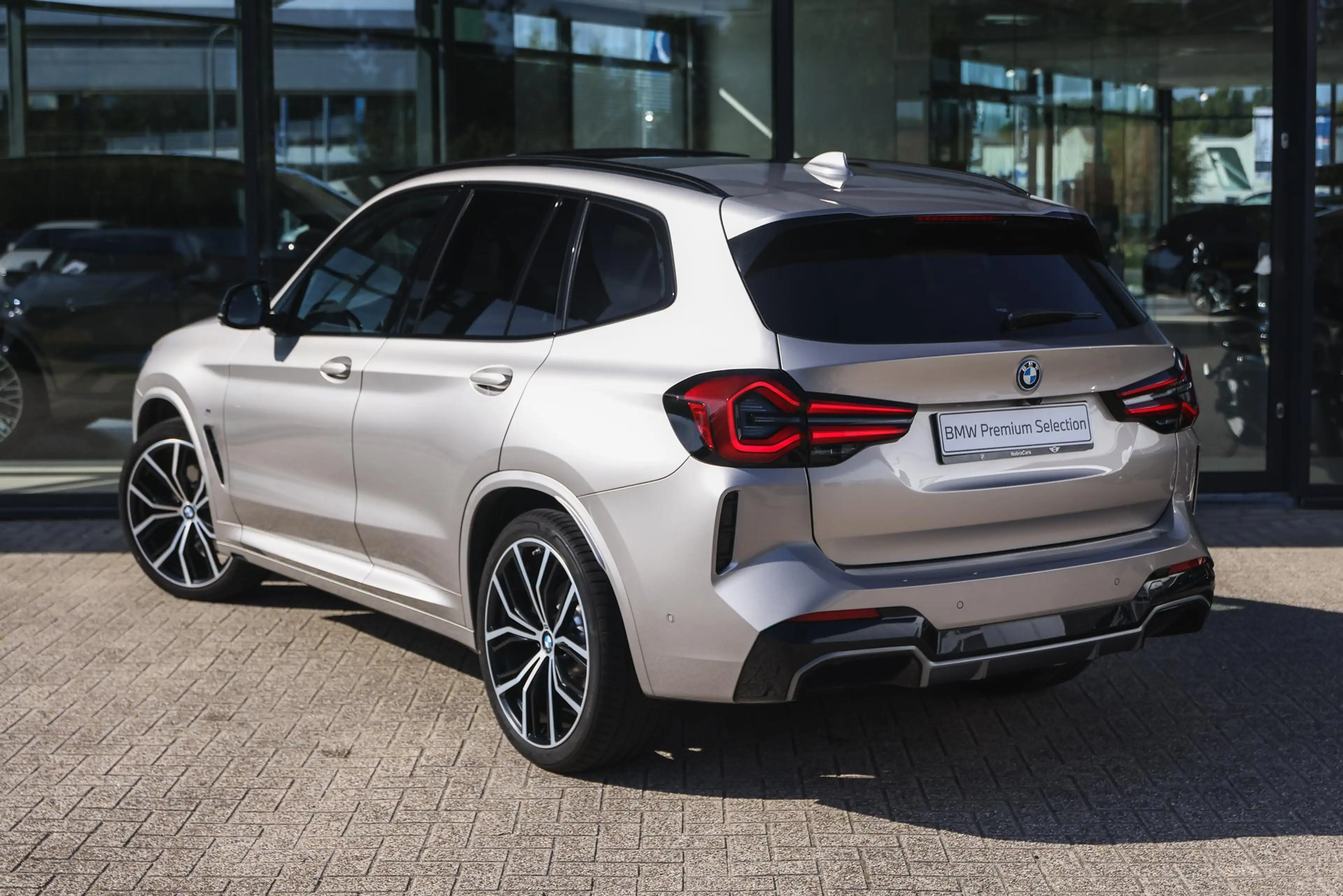 BMW iX3 High Executive / Trekhaak / Sportstoelen / Adaptie — photo 2