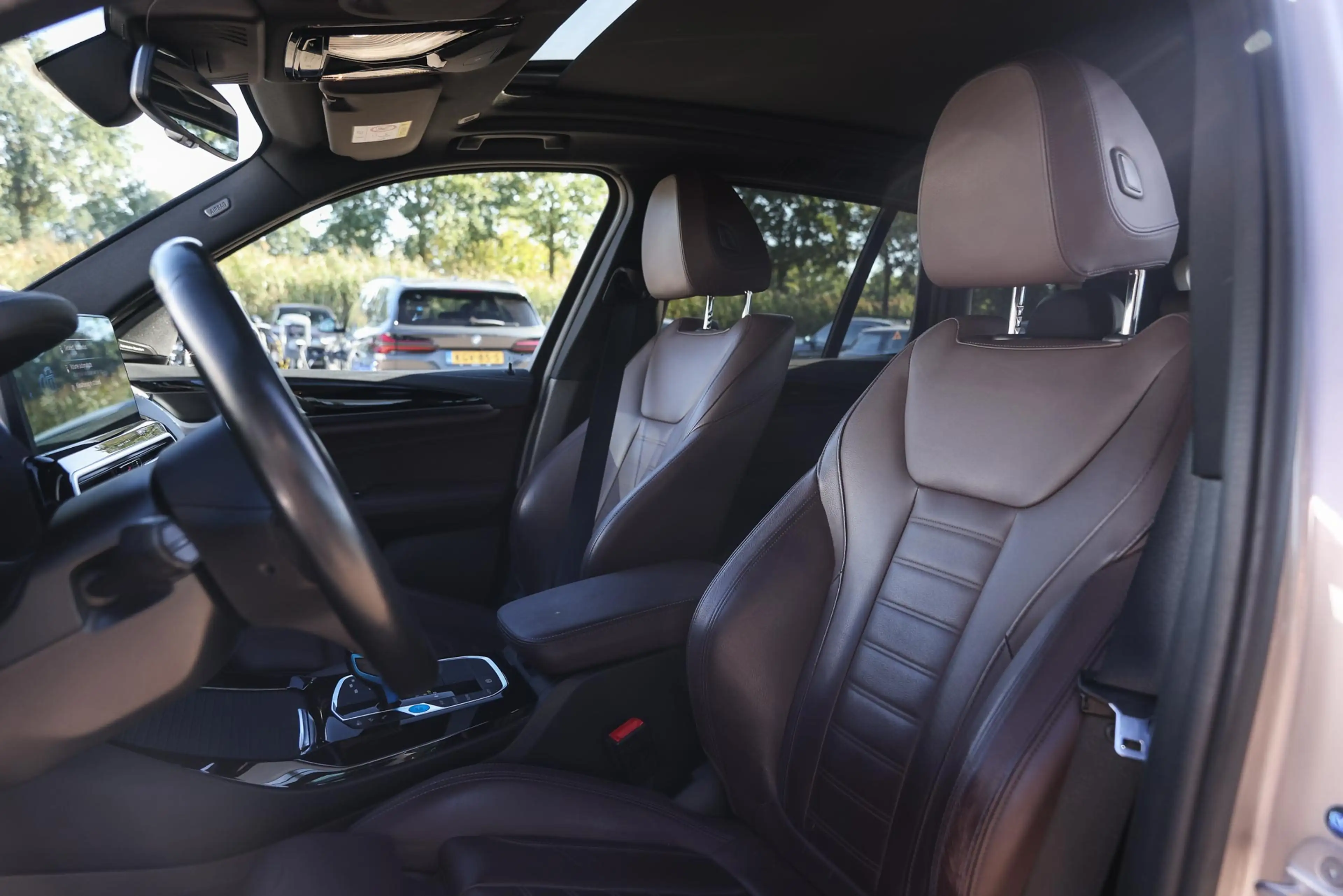 BMW iX3 High Executive / Trekhaak / Sportstoelen / Adaptie — photo 13