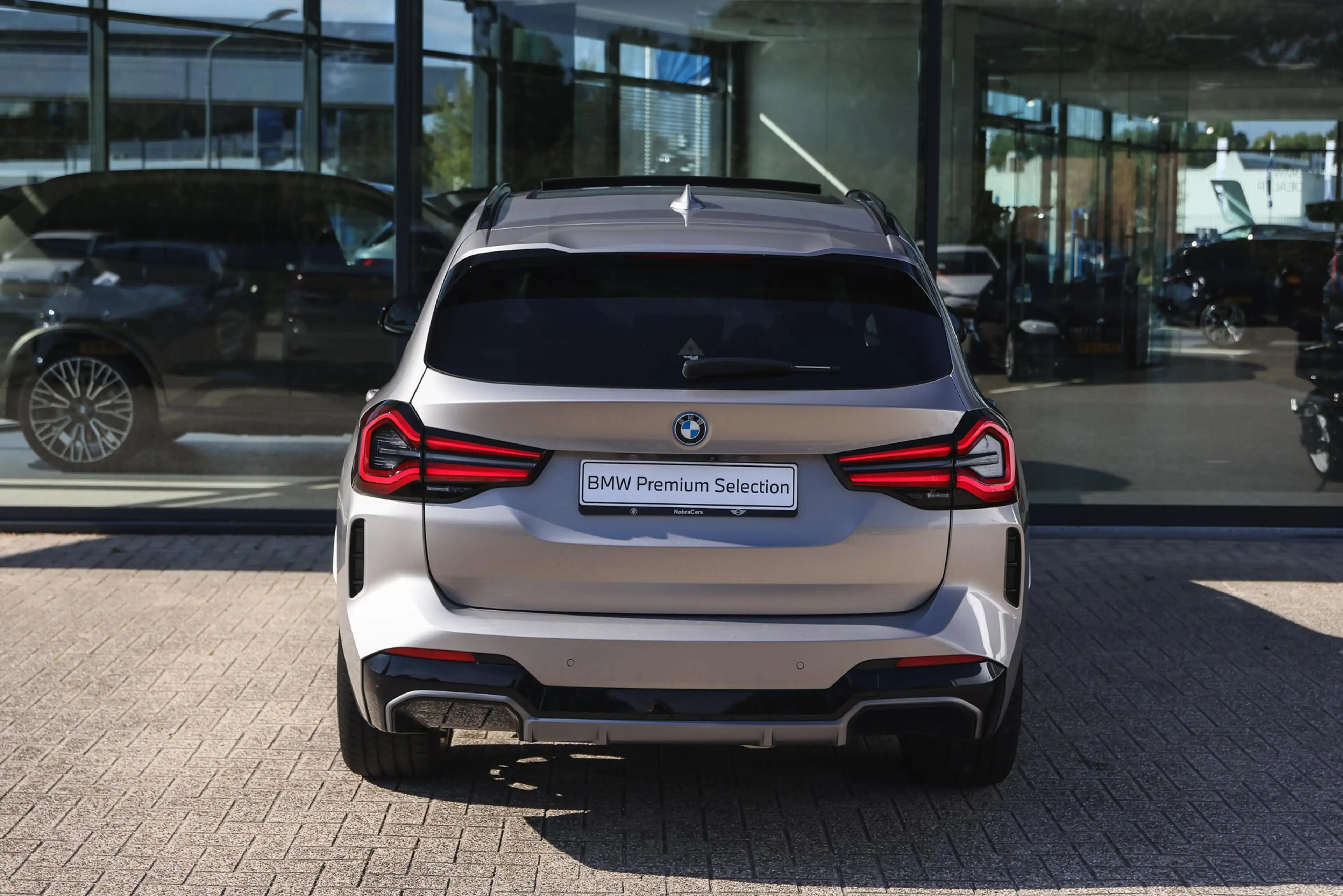 BMW iX3 High Executive / Trekhaak / Sportstoelen / Adaptie — photo 7