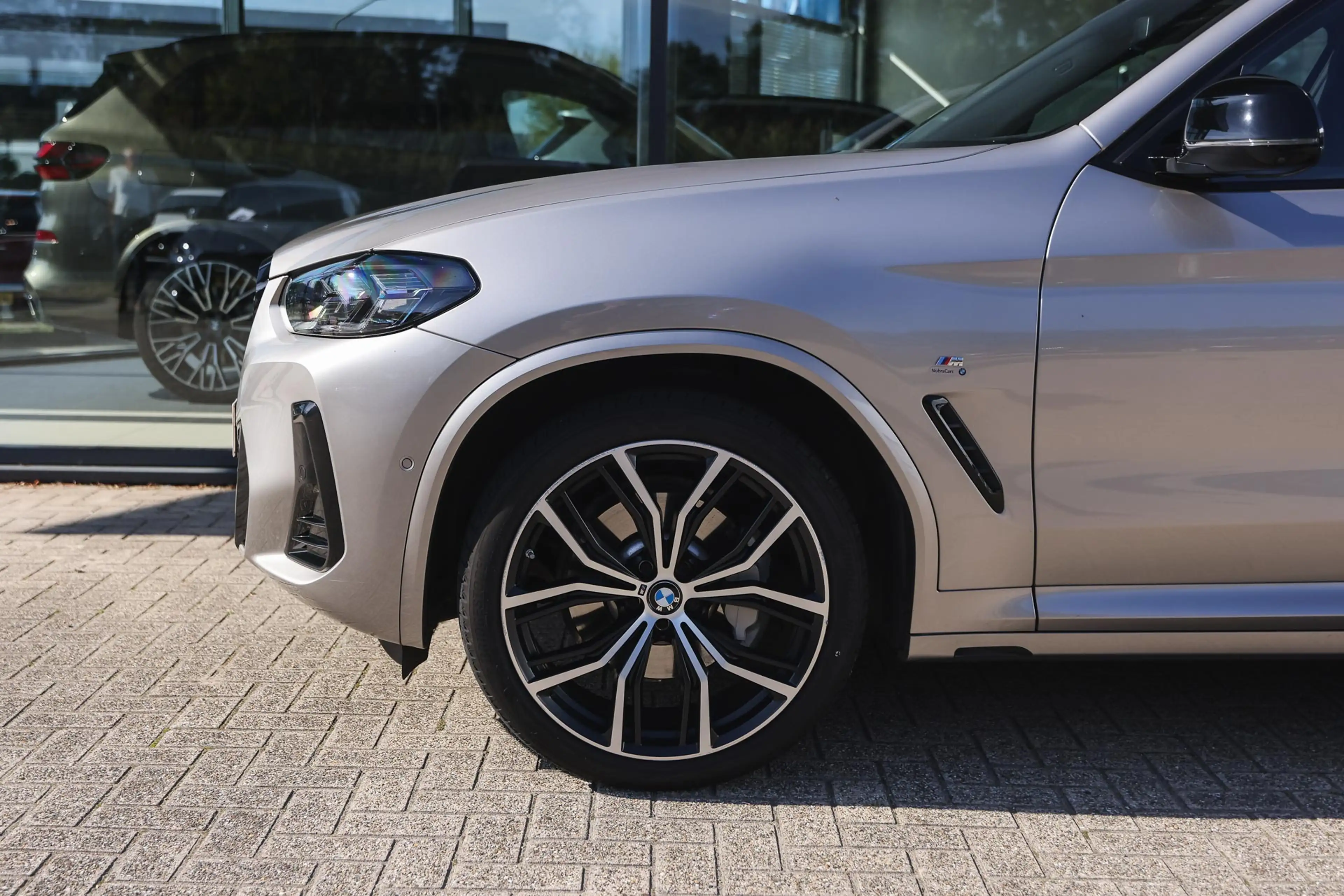 BMW iX3 High Executive / Trekhaak / Sportstoelen / Adaptie — photo 5