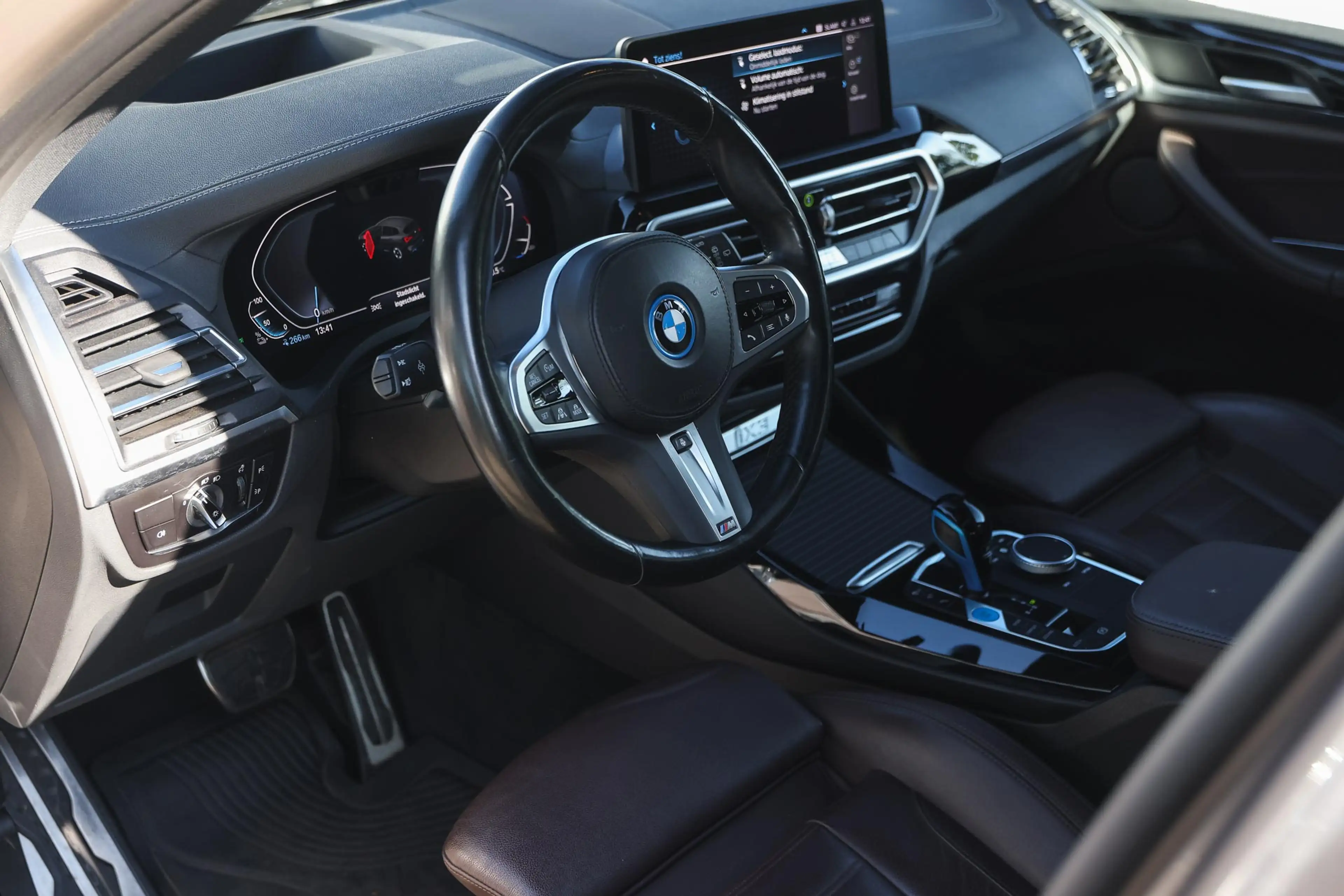 BMW iX3 High Executive / Trekhaak / Sportstoelen / Adaptie — photo 11