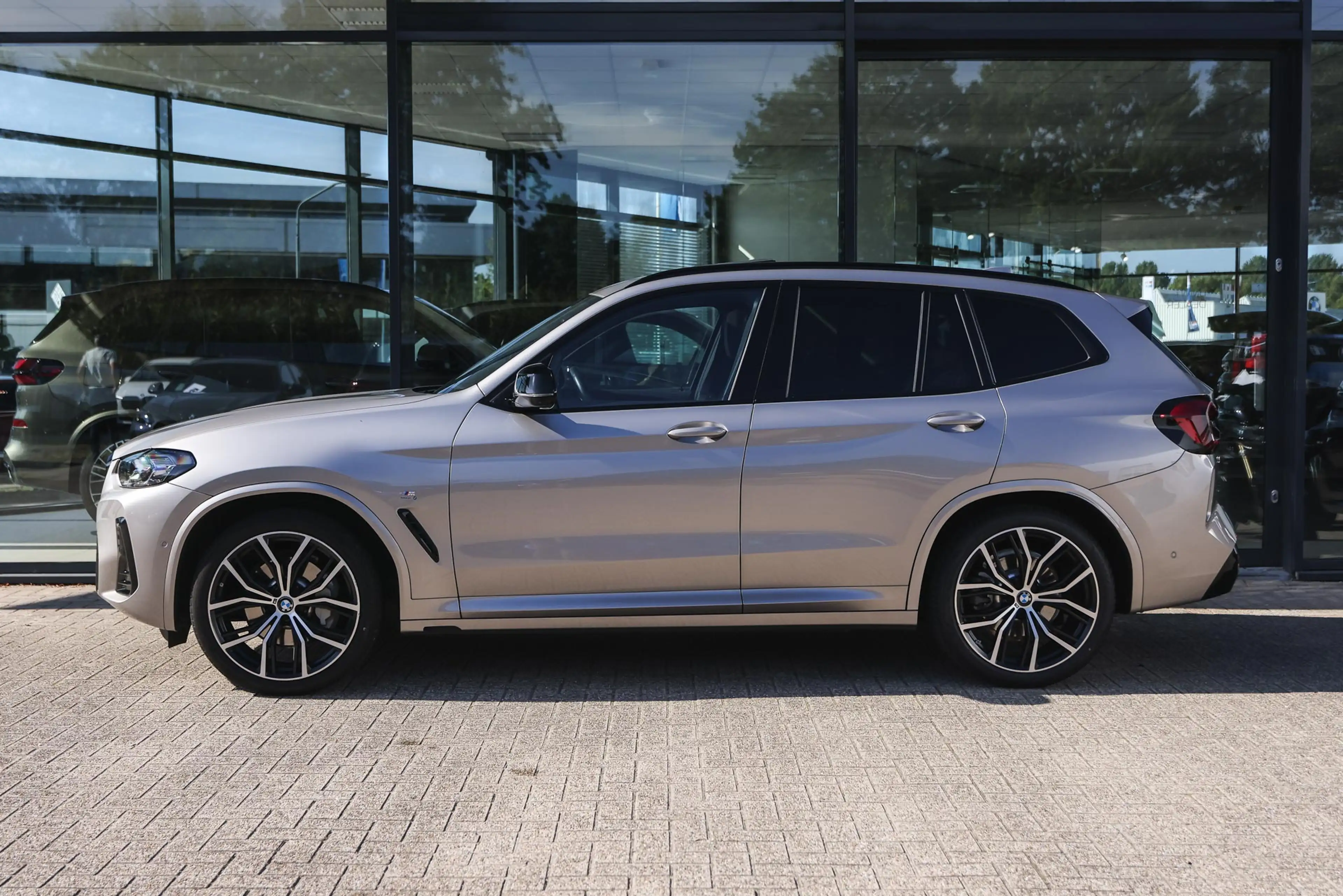 BMW iX3 High Executive / Trekhaak / Sportstoelen / Adaptie — photo 8