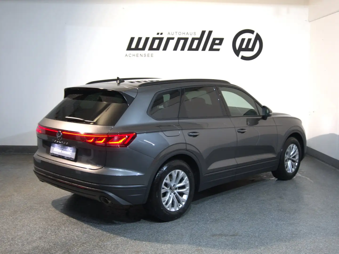 Volkswagen Touareg TDI 4MOTION Grau - 2