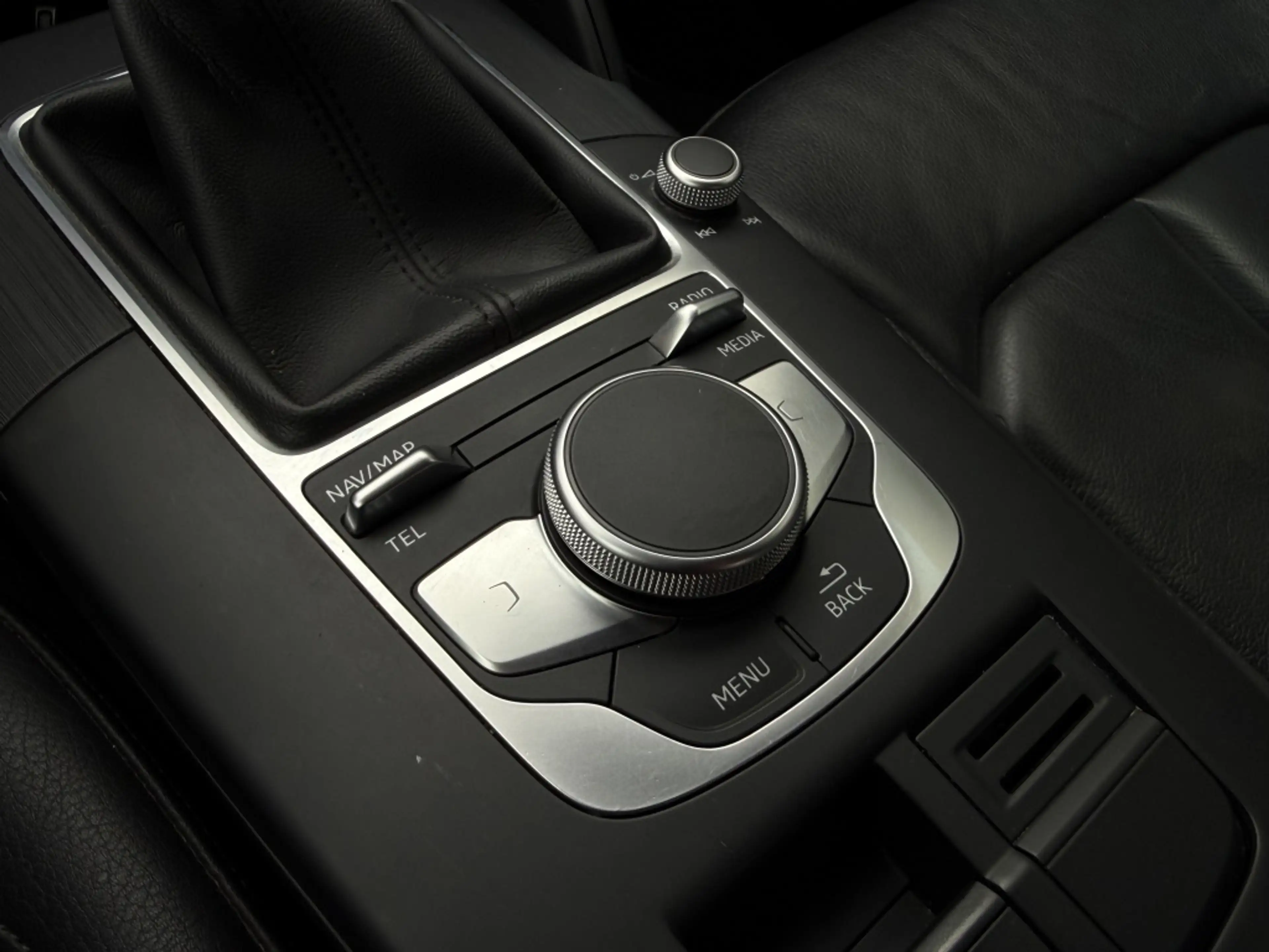 Audi A3 Limousine 1.0 TFSI Proline — photo 15