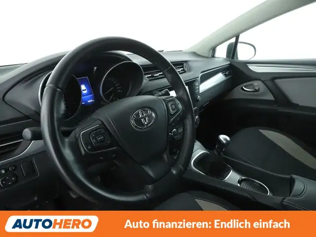 Toyota Avensis view 11