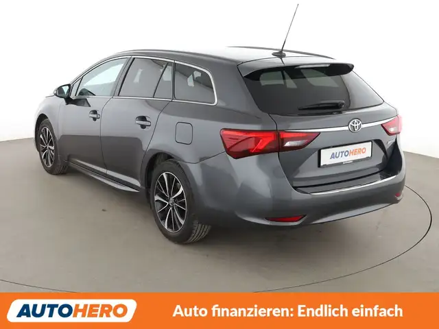 Toyota Avensis view 4