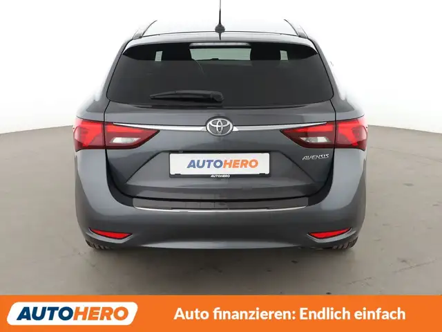 Toyota Avensis view 5