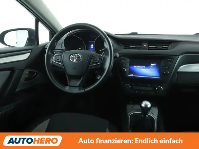 Toyota Avensis view 13