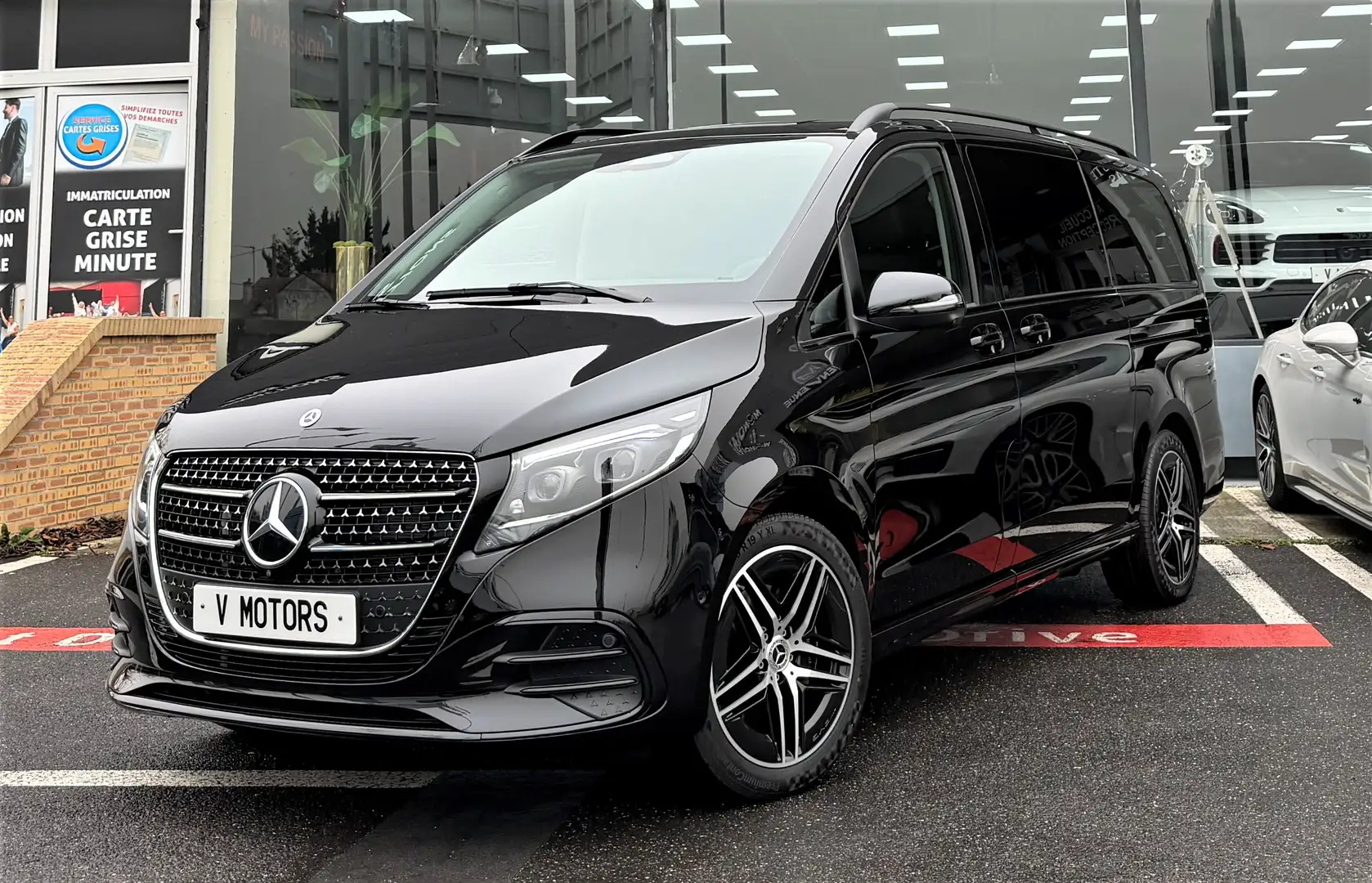 Mercedes-Benz V 250 d 8 PL Long 9G Full Avantgarde AMG New 1er Main Negro - 1