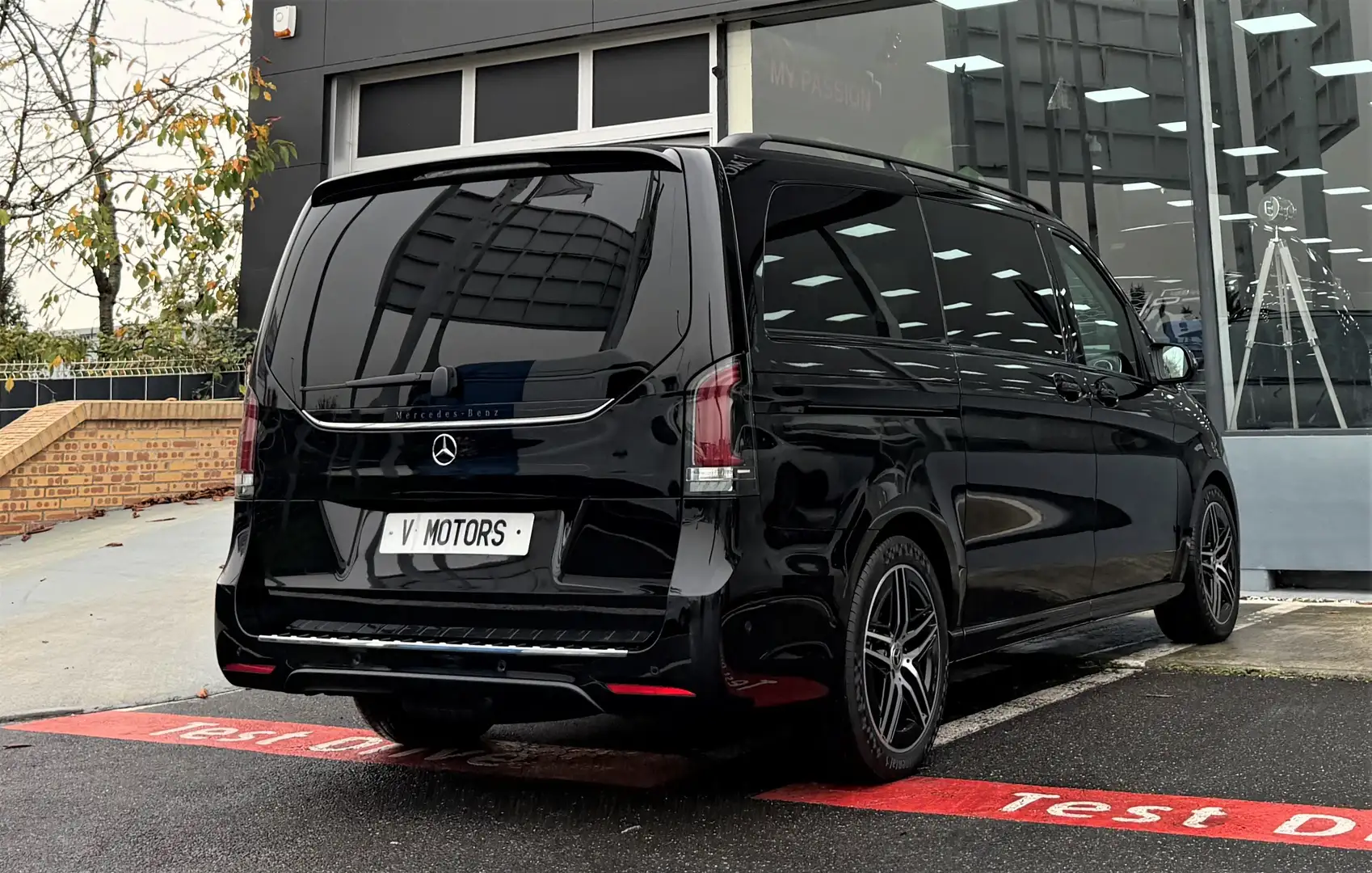 Mercedes-Benz V 250 d 8 PL Long 9G Full Avantgarde AMG New 1er Main Negro - 2