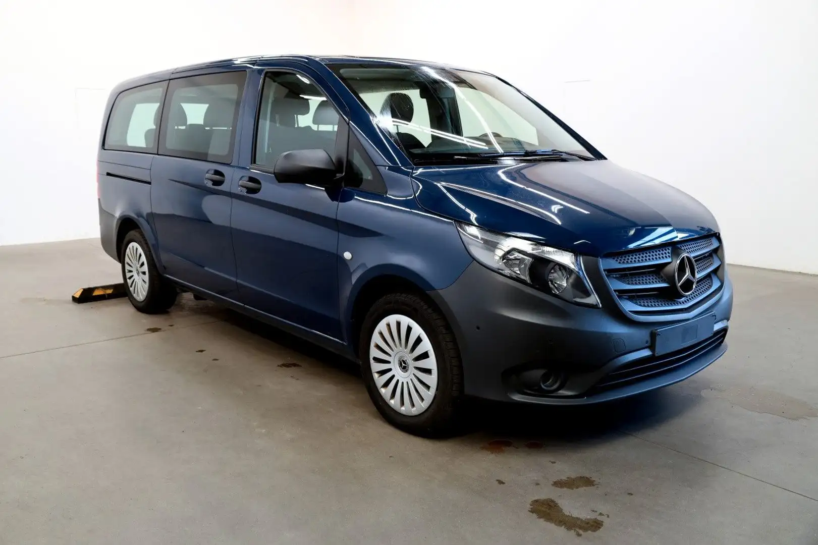 Mercedes-Benz Vito VITO 114 CDI RFK*SPUR*8 SITZER Tourer PRO Lang Blau - 1