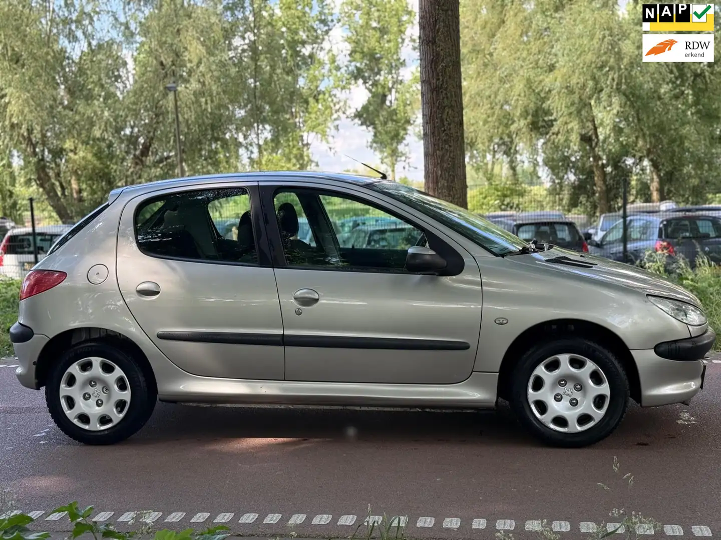 Peugeot 206 1.4 Air-line 2 AIRCO!5DEURS!APK!KOOPJE! Gris - 1