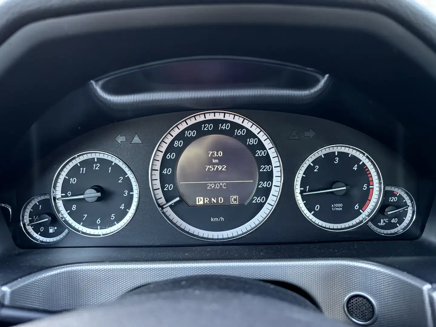 Mercedes-Benz E 220 CDI BE - 2