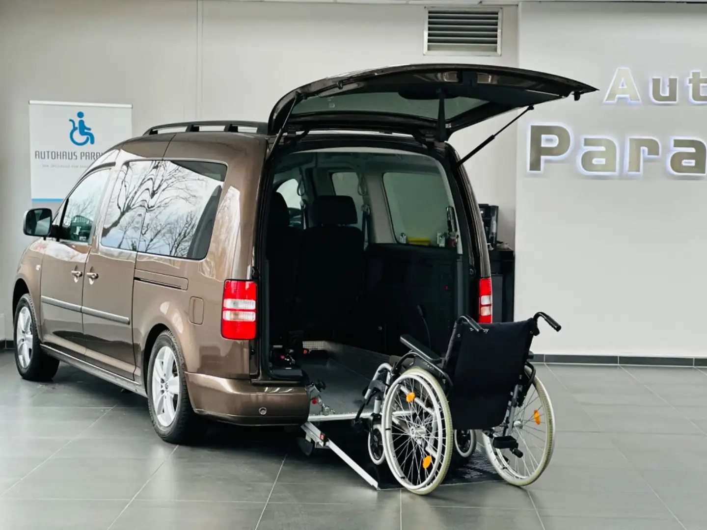 Volkswagen Caddy Maxi Comfort DSG Behindertengerecht-Rampe Braun - 1