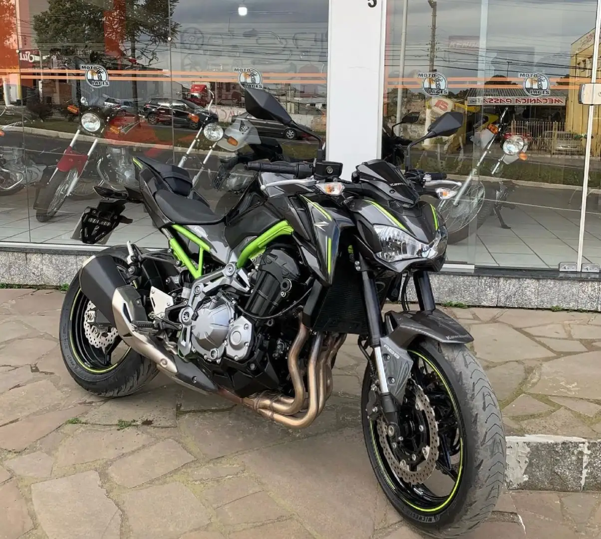 Kawasaki Z 900 Groen - 1