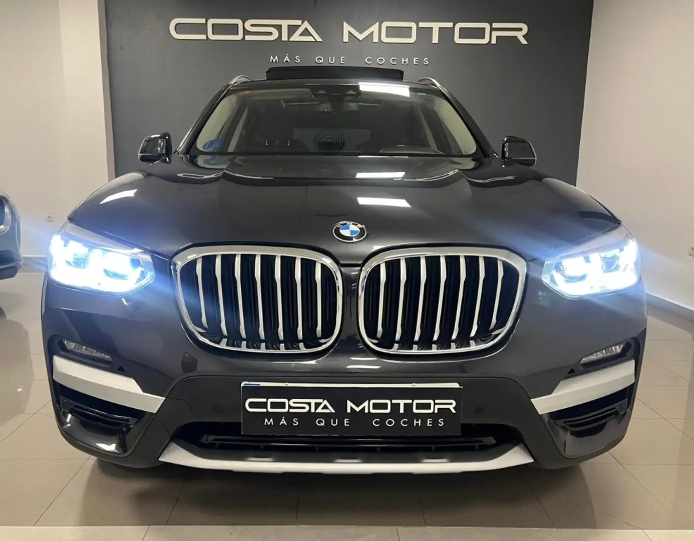 BMW X3 xDrive 30e xLine Gris - 1
