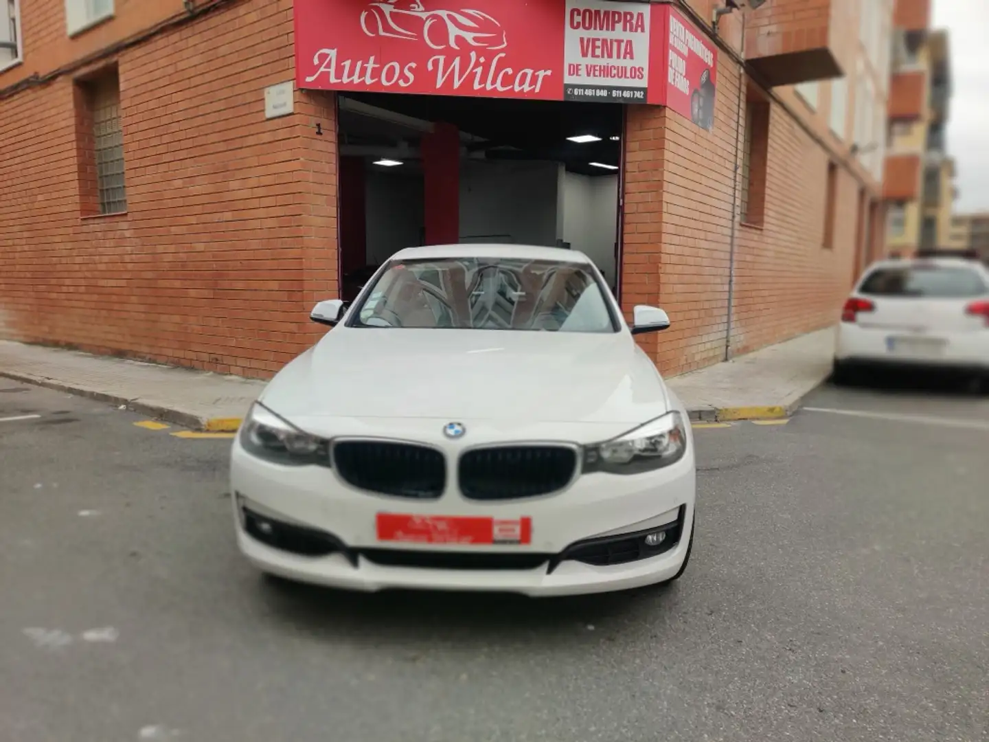 BMW 318 318d Gran Turismo Blanc - 1