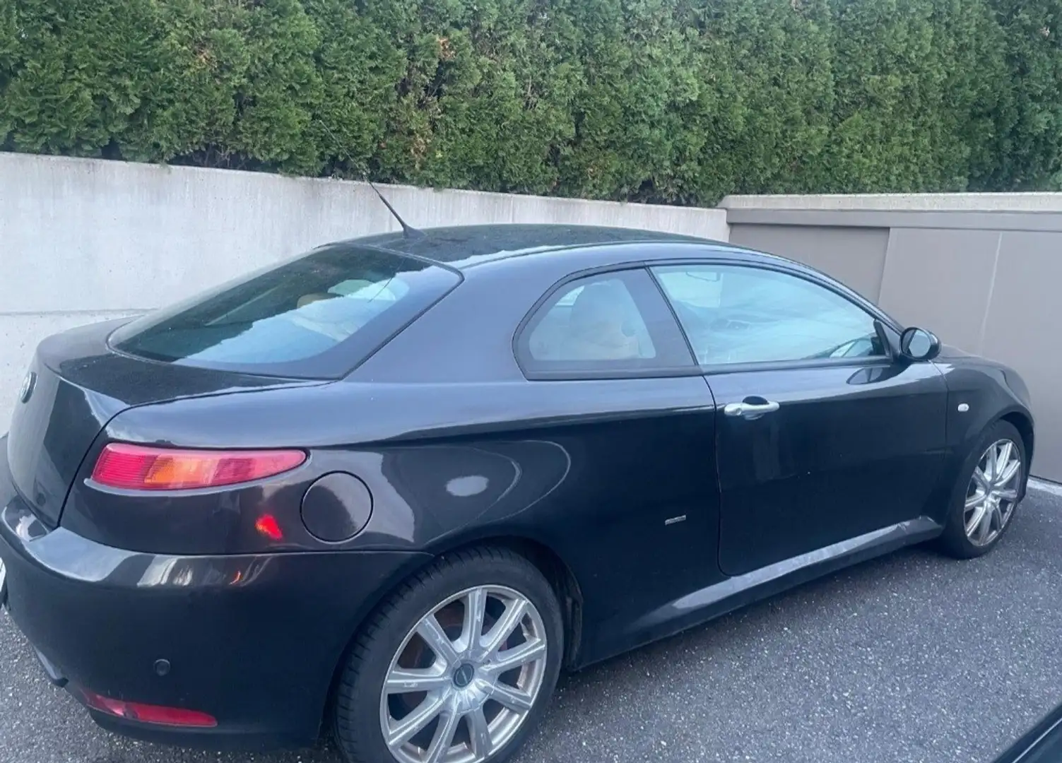 Alfa Romeo GT 3.2 V6 Distinctive - 2