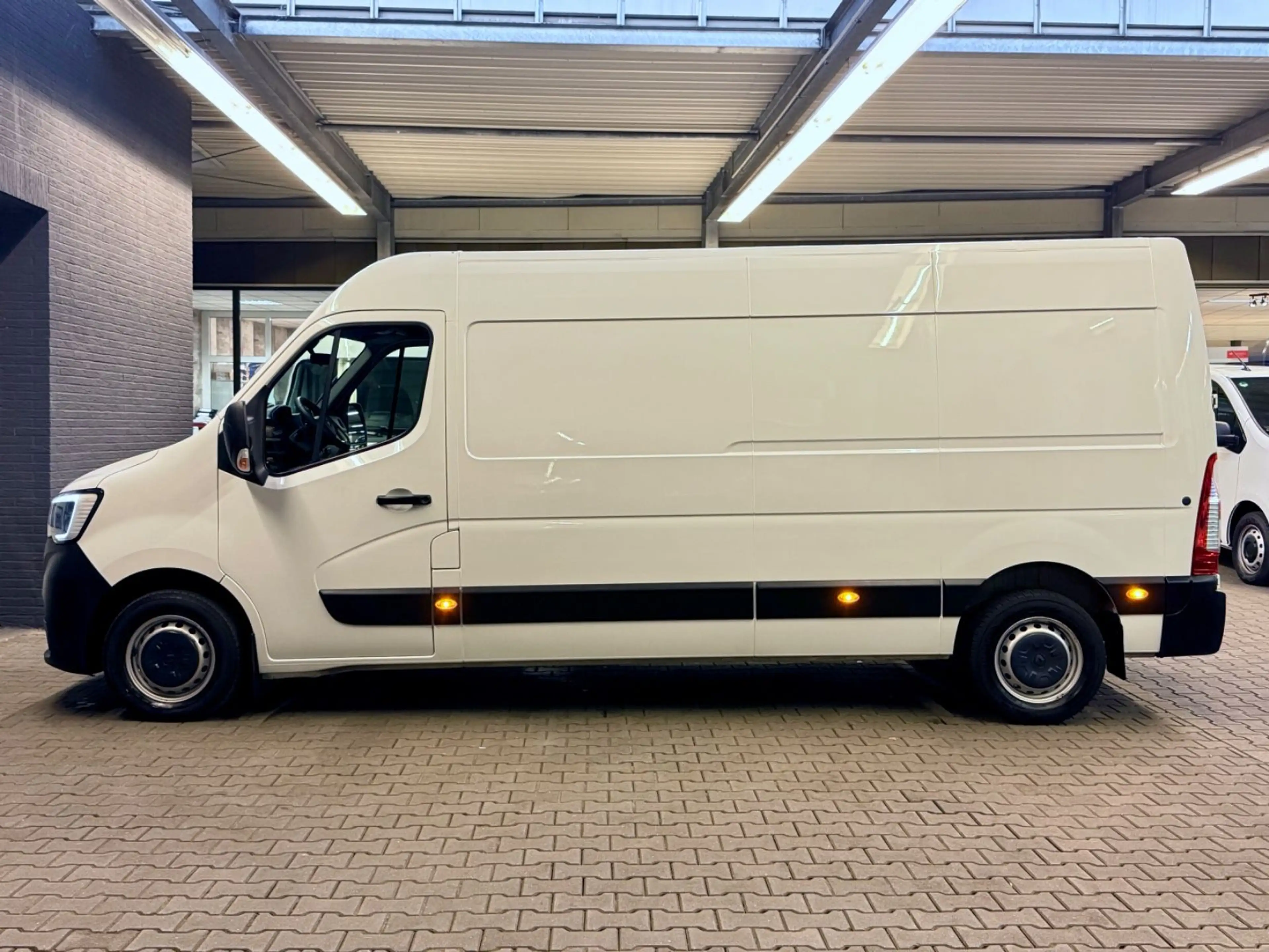 Renault Master 2.3 dCi L3H2 3,5t KLIMA 3SITZE BLUETOOTH — photo 7