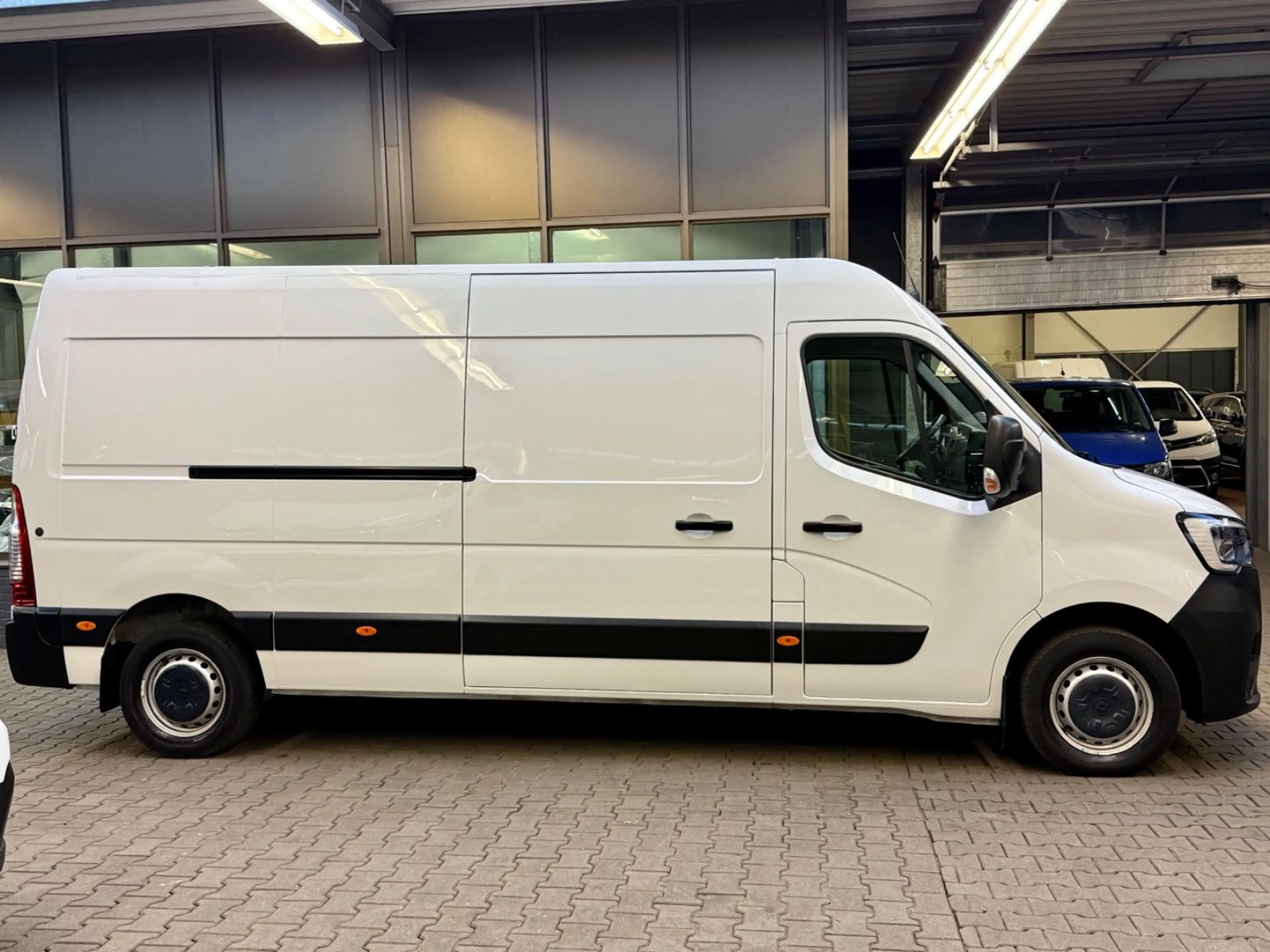 Renault Master 2.3 dCi L3H2 3,5t KLIMA 3SITZE BLUETOOTH — photo 15