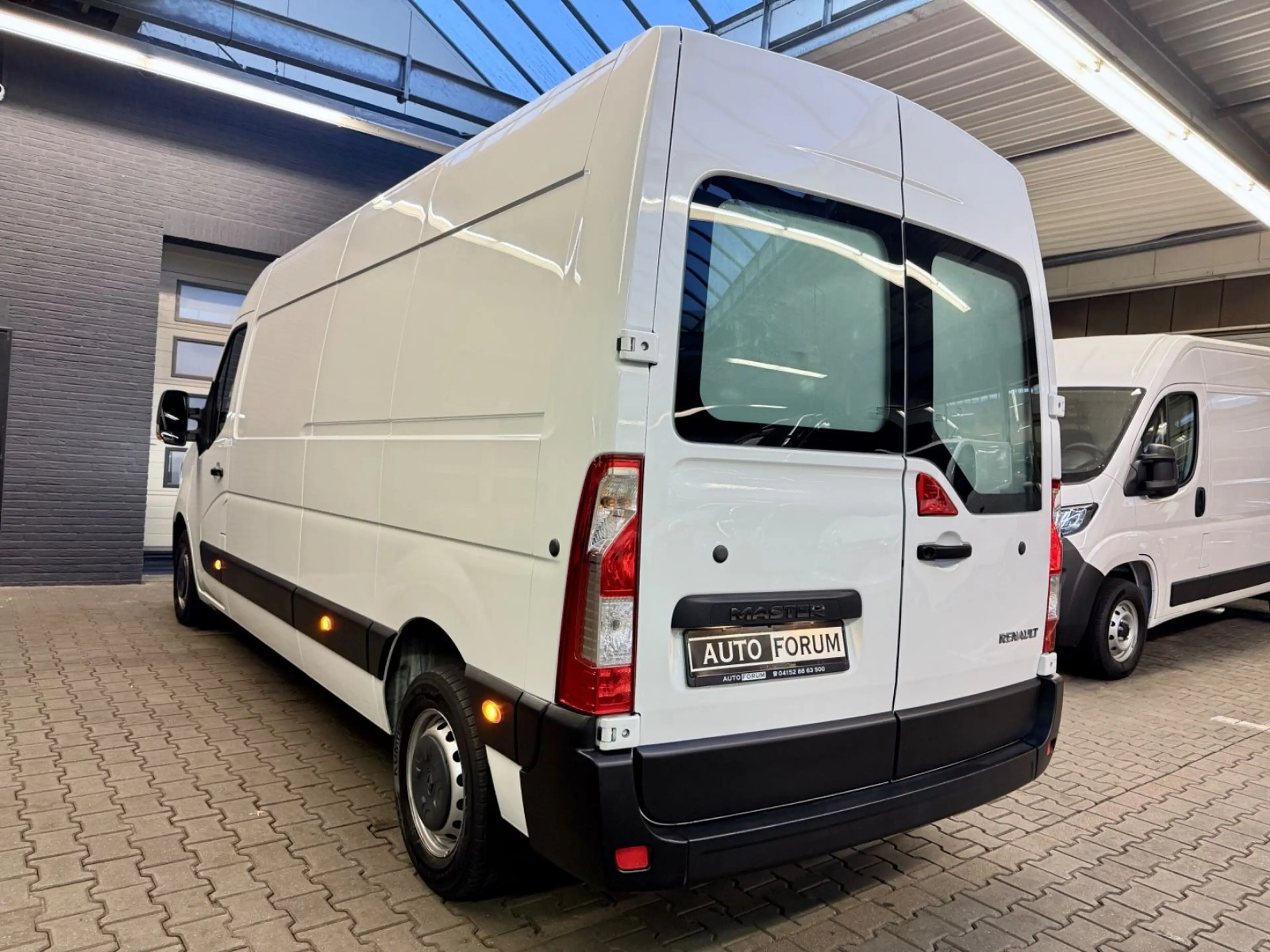 Renault Master 2.3 dCi L3H2 3,5t KLIMA 3SITZE BLUETOOTH — photo 8