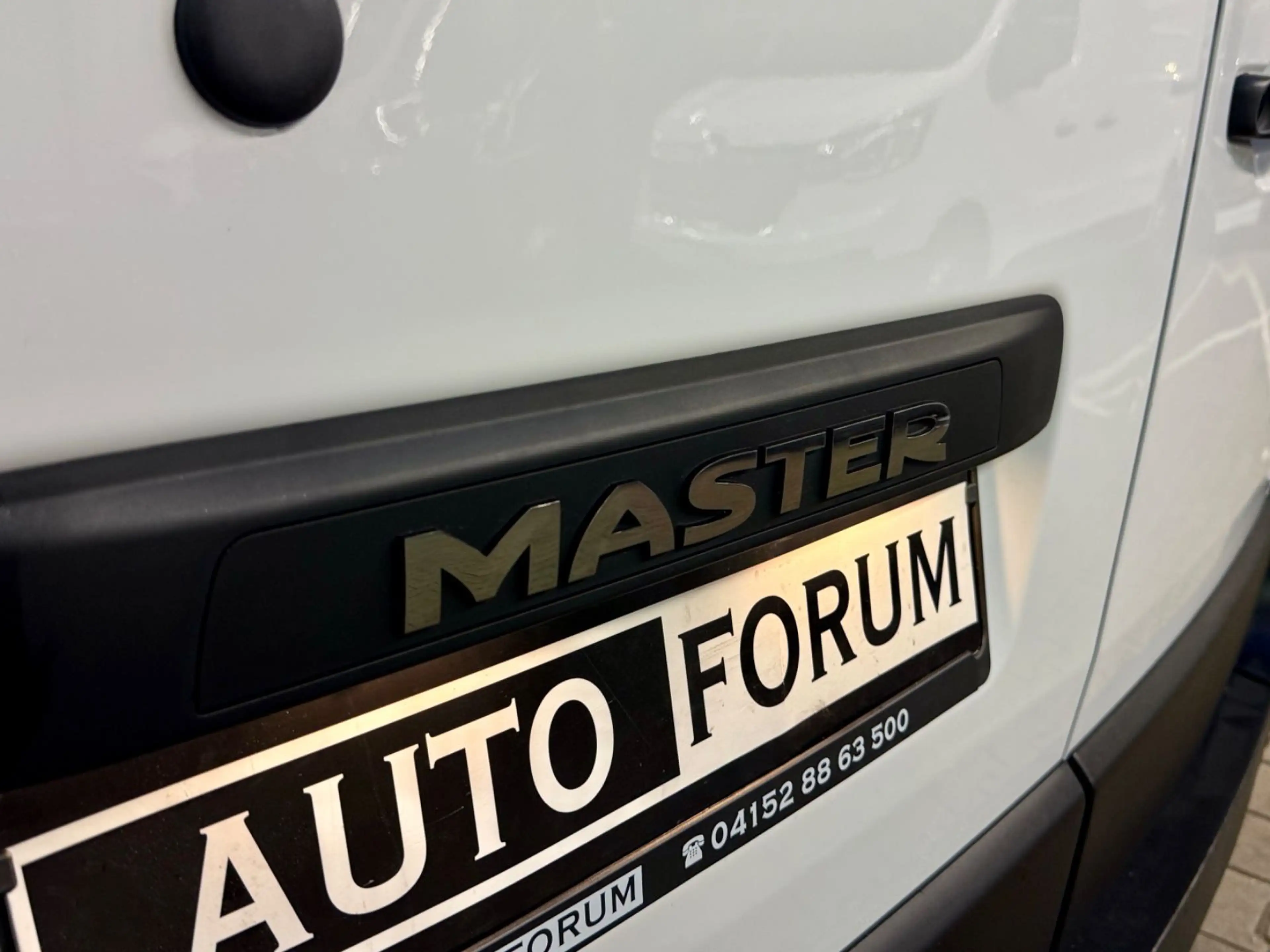 Renault Master 2.3 dCi L3H2 3,5t KLIMA 3SITZE BLUETOOTH — photo 9