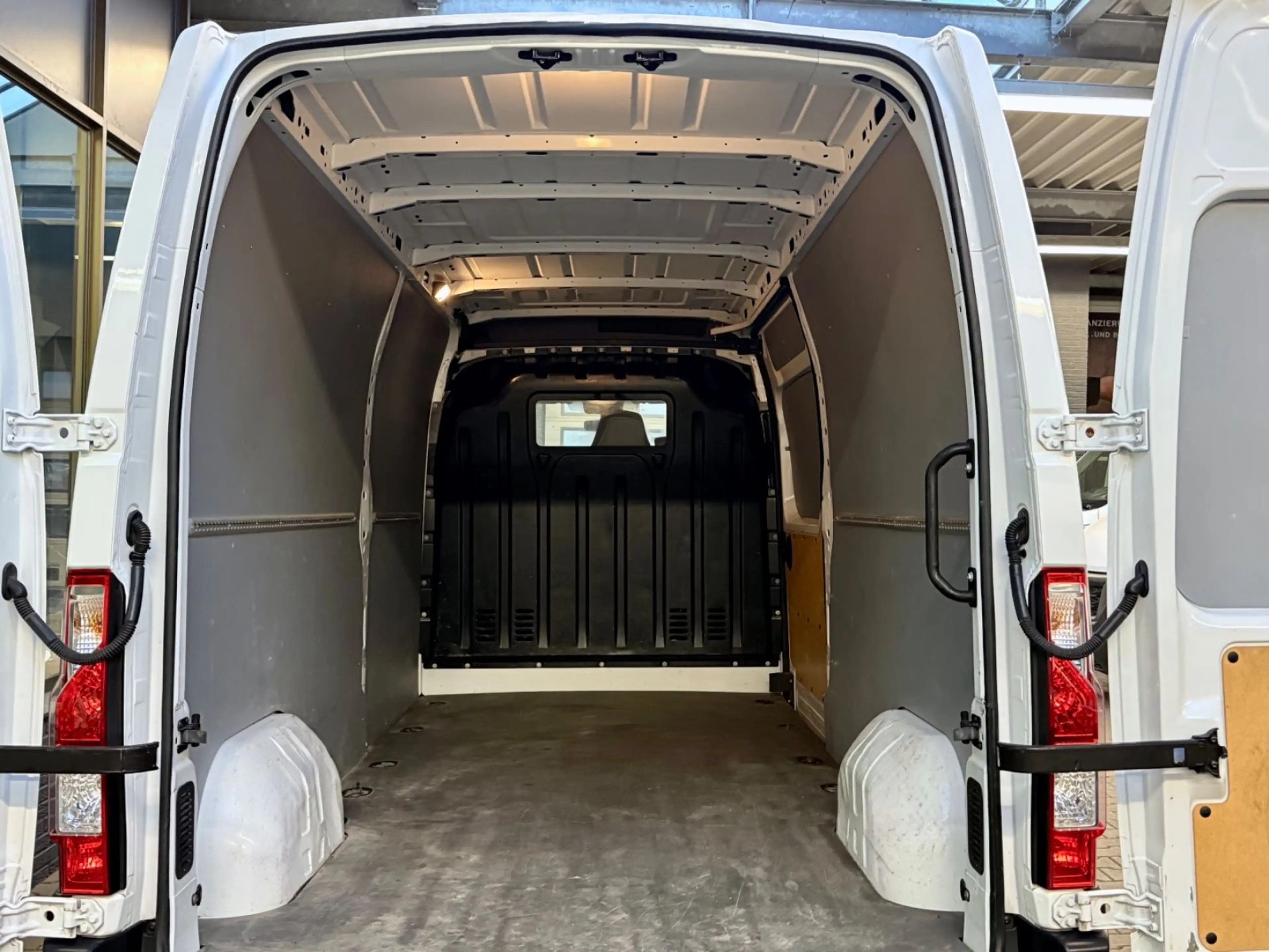 Renault Master 2.3 dCi L3H2 3,5t KLIMA 3SITZE BLUETOOTH — photo 12