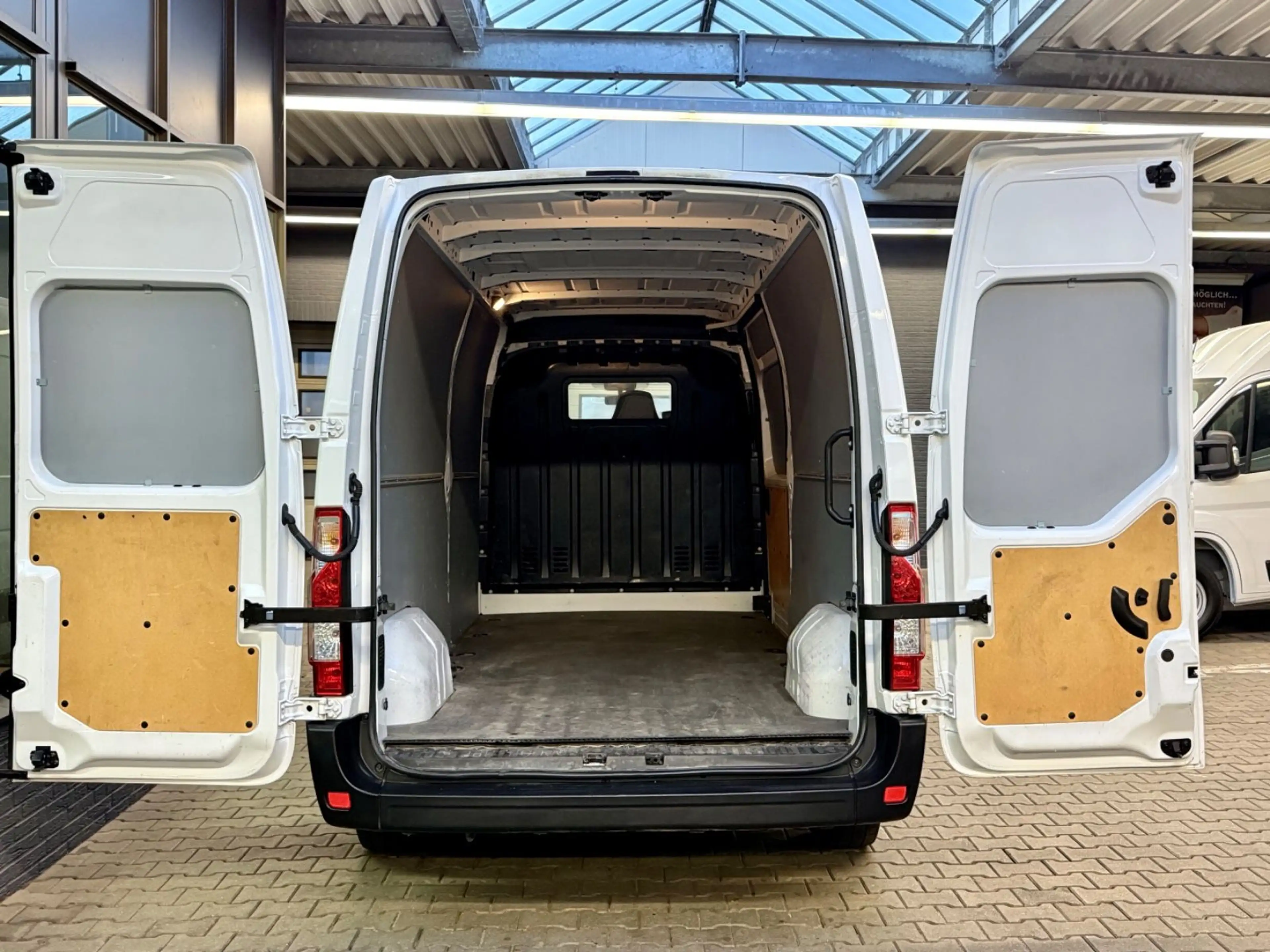 Renault Master 2.3 dCi L3H2 3,5t KLIMA 3SITZE BLUETOOTH — photo 11