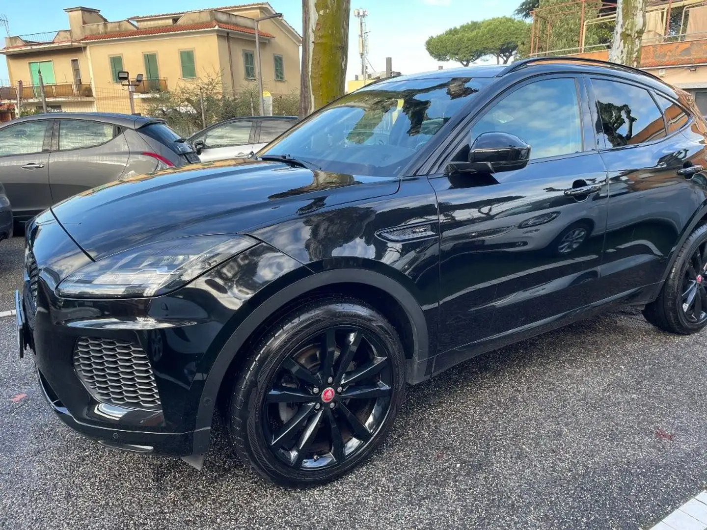Jaguar E-Pace 2.0D 180 CV AWD aut. R-Dynamic SE Noir - 1