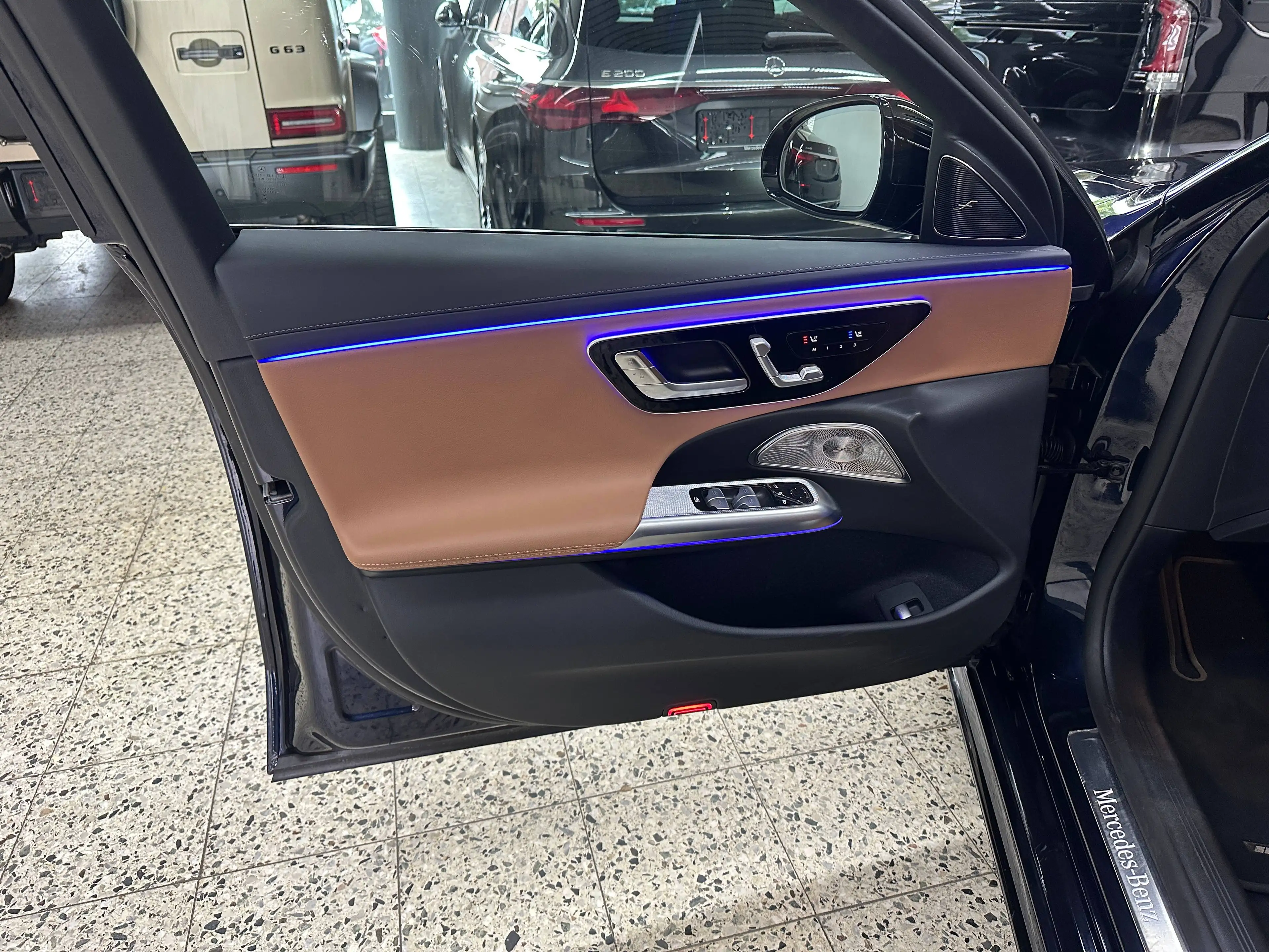 Mercedes-Benz E 300 T de 4Ma AMG Exclusive Premium Night NAV/LED/HUD/DISPLAY/AHK/PSD/DISTR/NP103 — photo 12