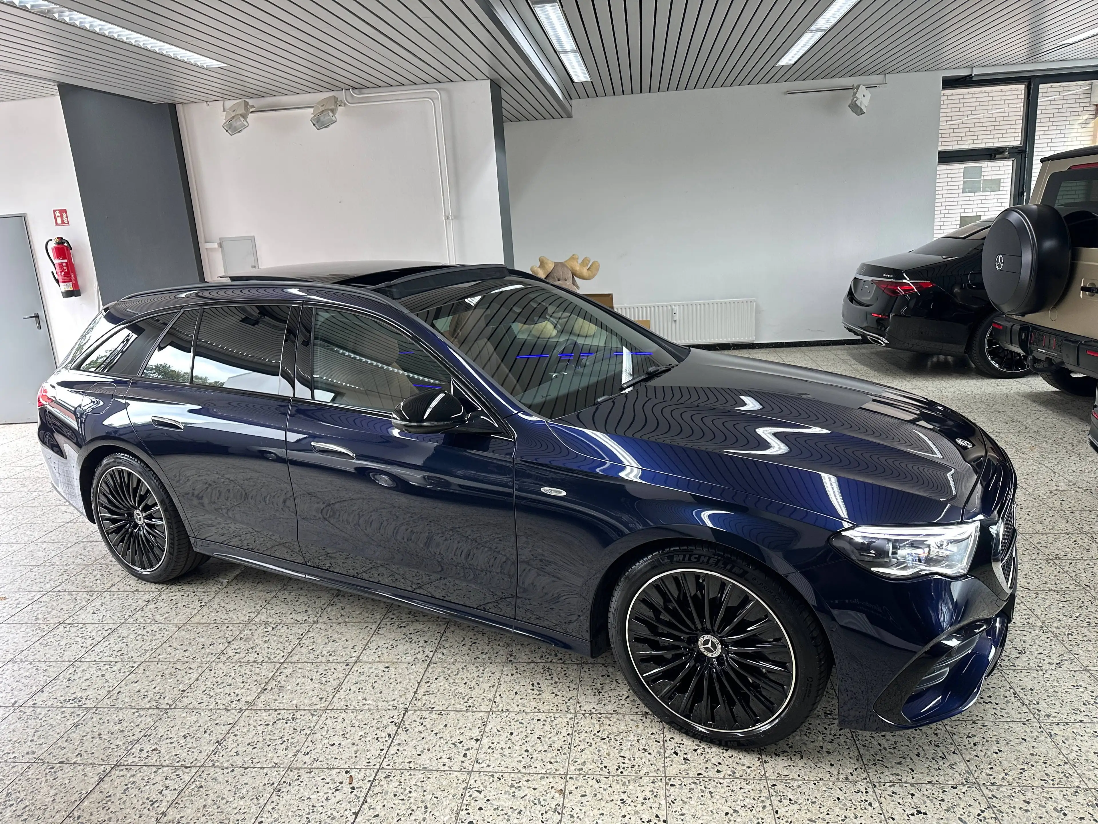 Mercedes-Benz E 300 T de 4Ma AMG Exclusive Premium Night NAV/LED/HUD/DISPLAY/AHK/PSD/DISTR/NP103 — photo 4