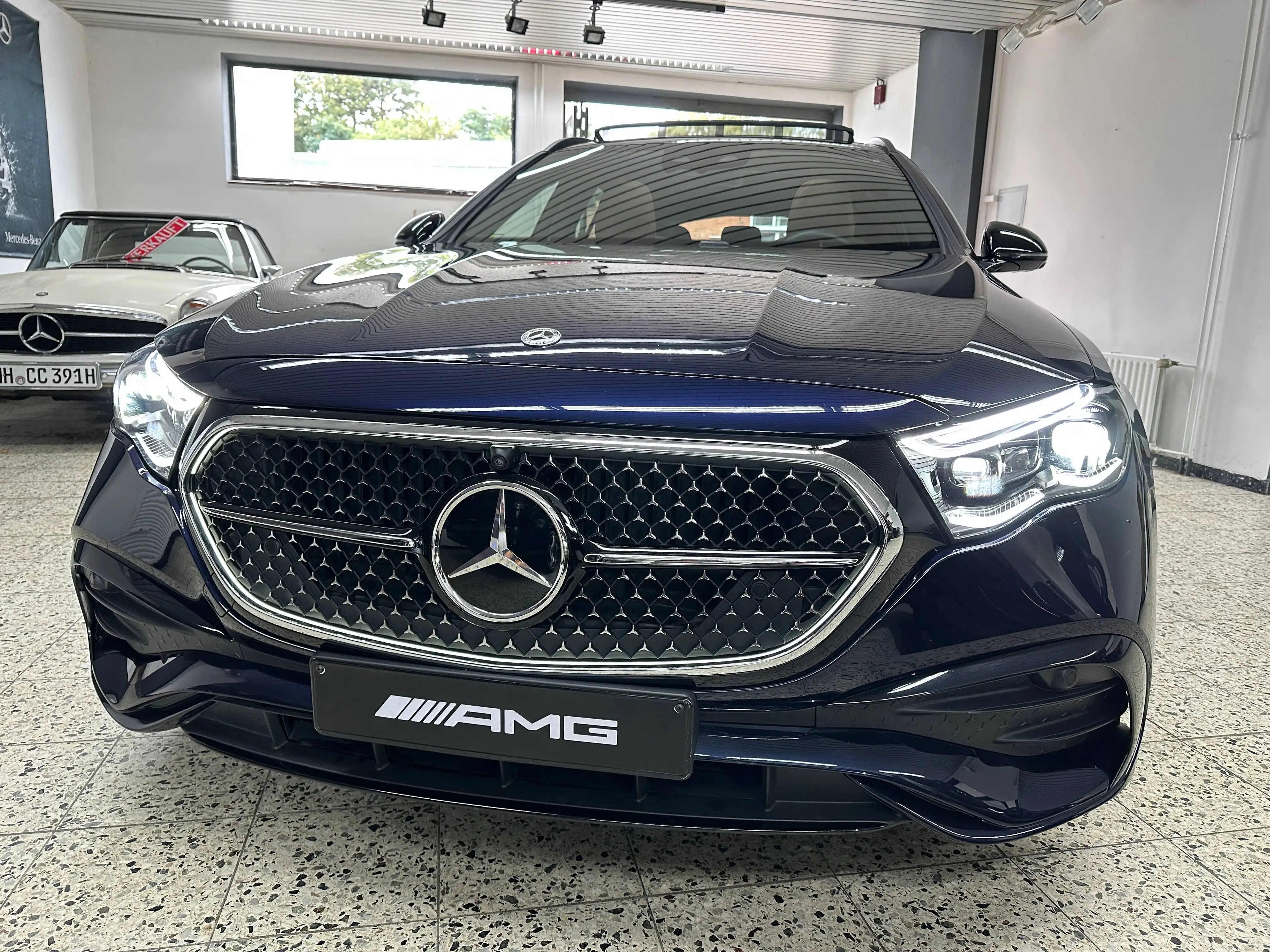 Mercedes-Benz E 300 T de 4Ma AMG Exclusive Premium Night NAV/LED/HUD/DISPLAY/AHK/PSD/DISTR/NP103 — photo 3
