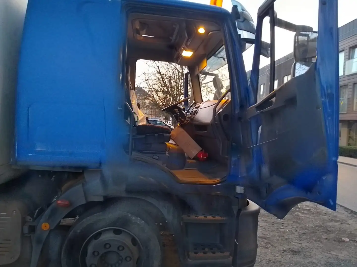 Iveco 120 250 plava - 2