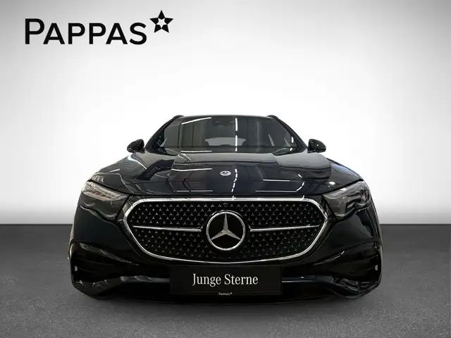 Mercedes-Benz E 300 de 4MATIC T-Modell mit EQ Hybrid Technologie Öster Ansicht 4