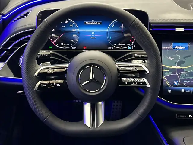 Mercedes-Benz E 300 de 4MATIC T-Modell mit EQ Hybrid Technologie Öster Ansicht 9