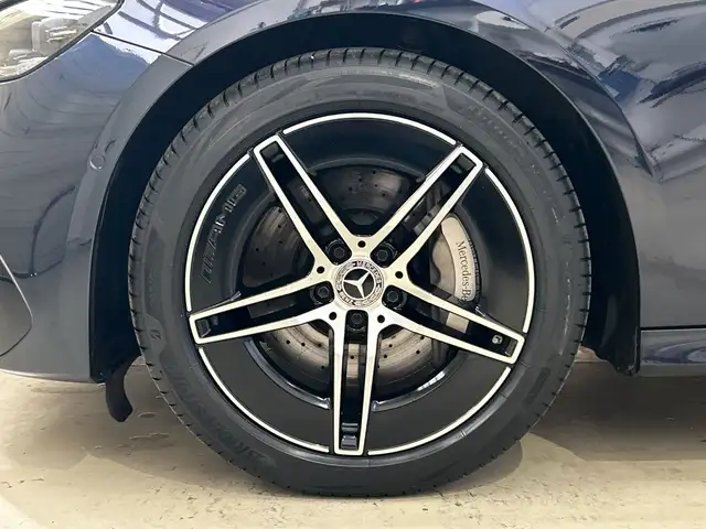 Mercedes-Benz E 300 de 4MATIC T-Modell mit EQ Hybrid Technologie Öster Ansicht 13