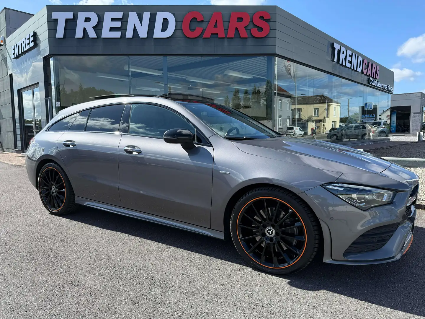 Mercedes-Benz CLA 220 d BREAK AUT.AMG ORANGE ART EDITION NIGHT TOIT PANO Gris - 2