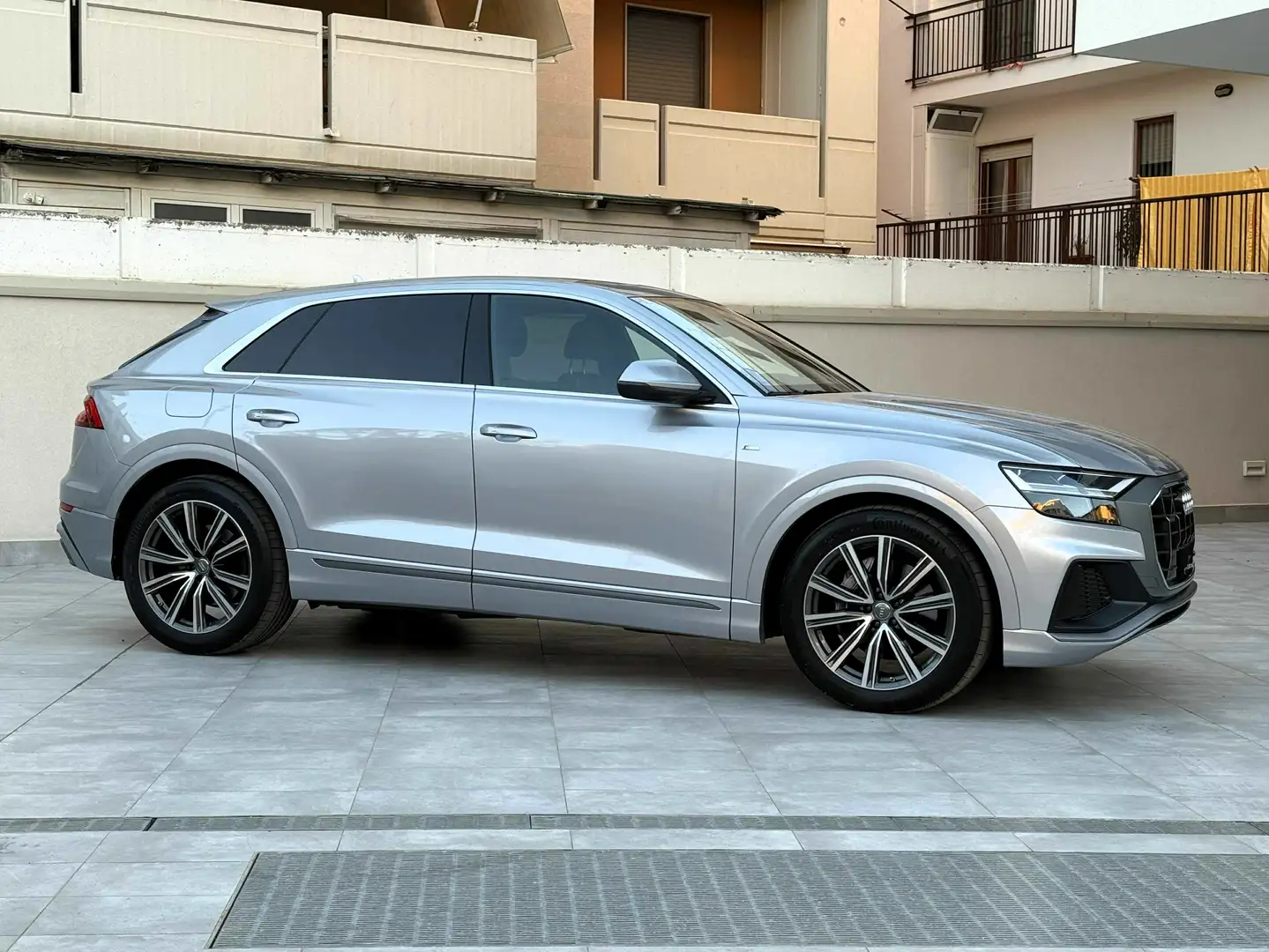 Audi Q8 50 3.0 tdi mhev Sline quattro Grijs - 2
