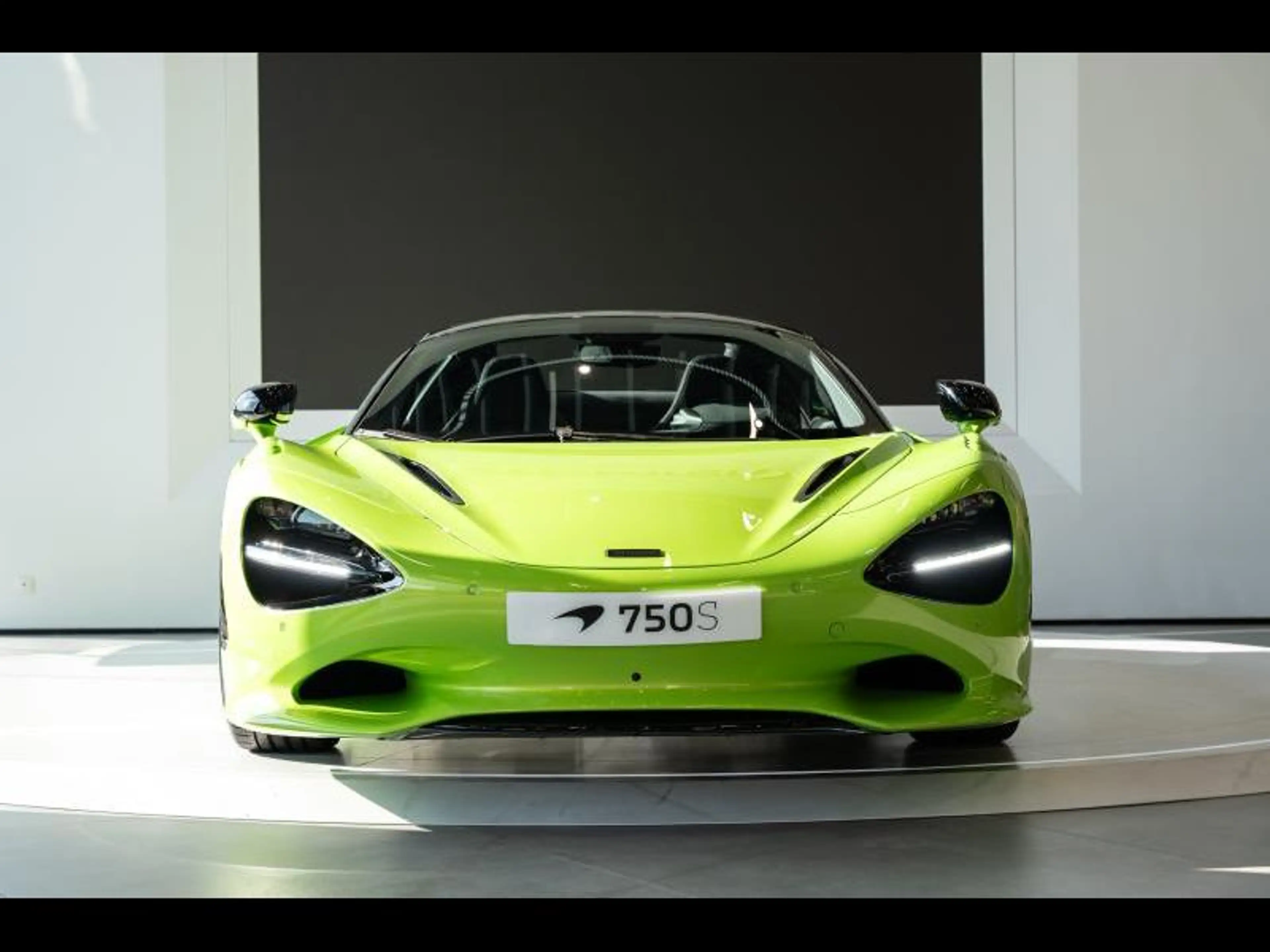 McLaren 750S Spider McLaren 750S Spider MSO Napier Green — photo 3