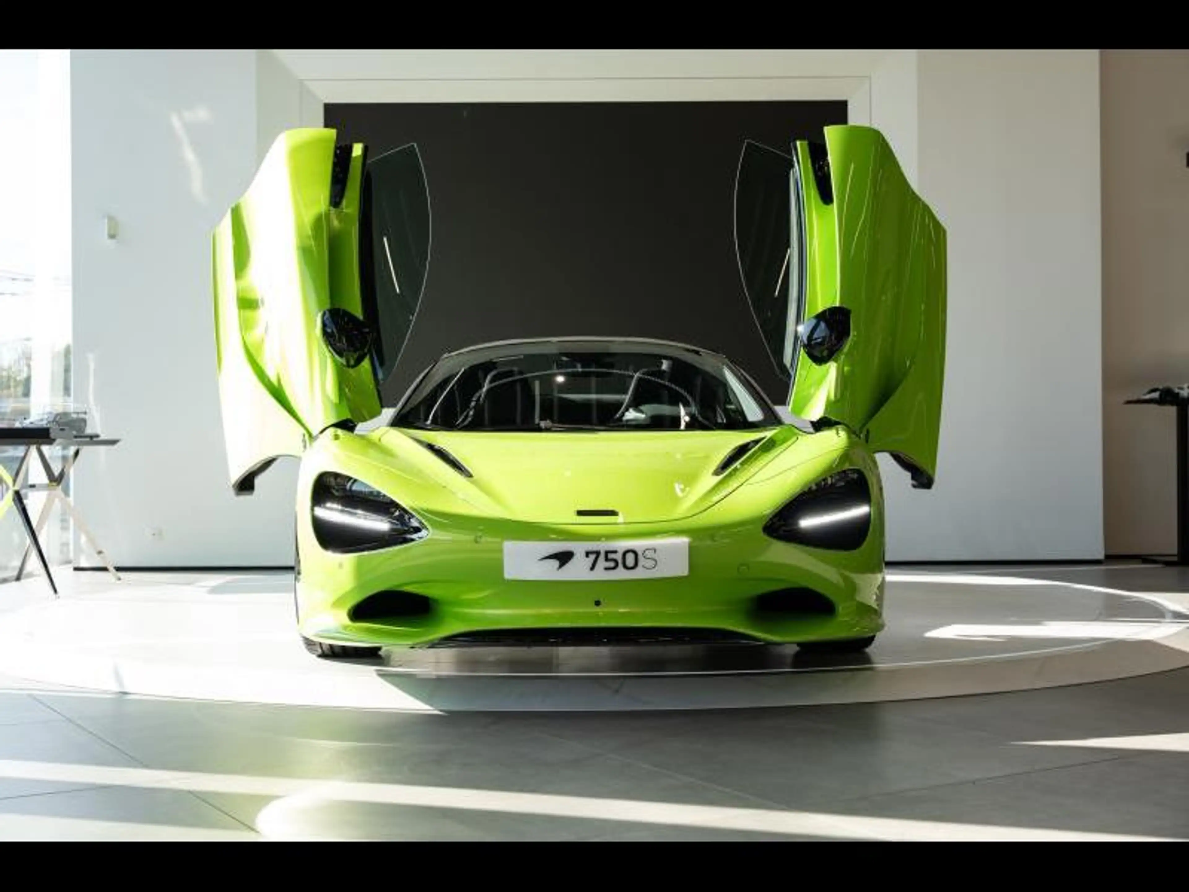 McLaren 750S Spider McLaren 750S Spider MSO Napier Green — photo 4